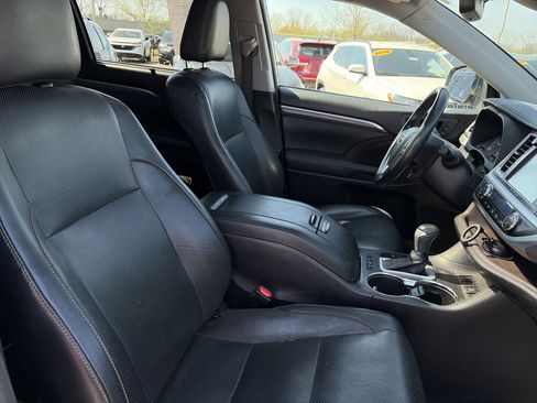 Used 2018 Toyota Highlander Limited w/ Protection Package #3 AWD/4WD image 19