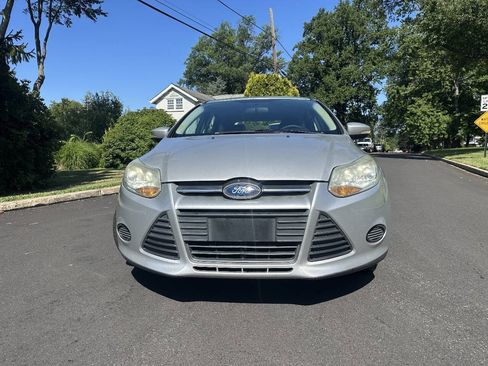 Used 2014 Ford Focus SE FWD image 3