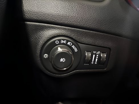 Used 2020 Jeep Compass Trailhawk AWD/4WD image 23