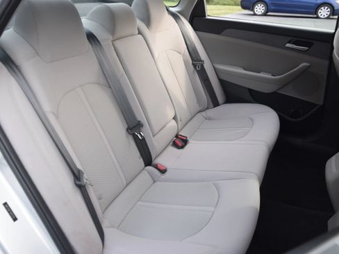 Used 2018 Hyundai Sonata SE FWD image 8