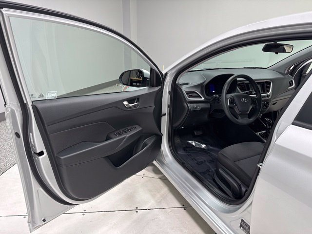 Used 2021 Hyundai Accent SE FWD image 7