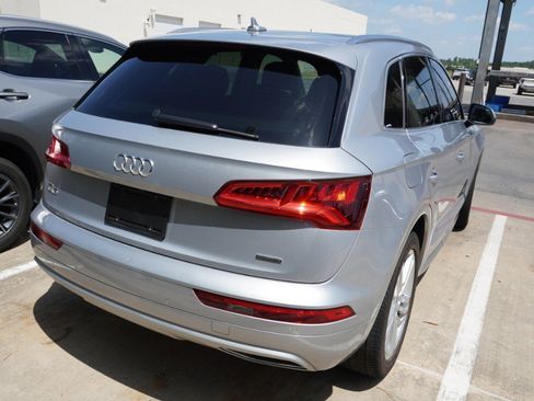 Used 2019 Audi Q5 2.0T Premium Plus w/ Premium Plus Package AWD/4WD image 6