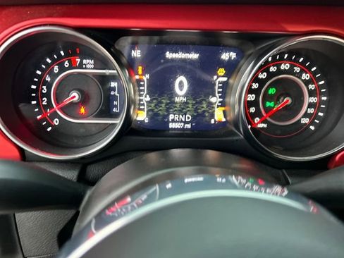 Used 2021 Jeep Wrangler Unlimited Rubicon w/ Xtreme Recon 35" Tire Package image 18