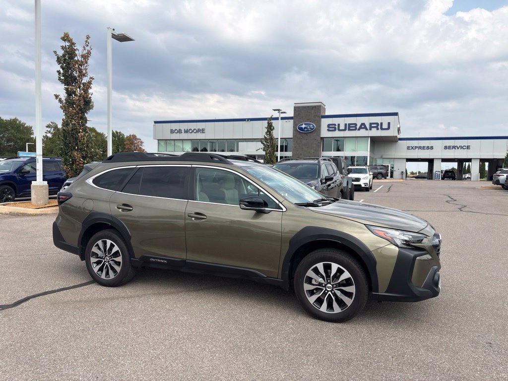 Used 2025 Subaru Outback Limited AWD/4WD image 1