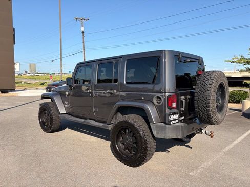 Used 2016 Jeep Wrangler Unlimited Sahara w/ Connectivity Group AWD/4WD image 5