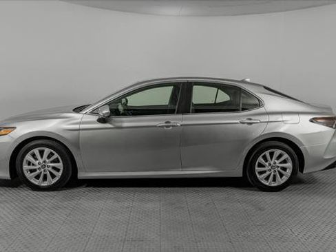 Used 2021 Toyota Camry LE FWD image 3