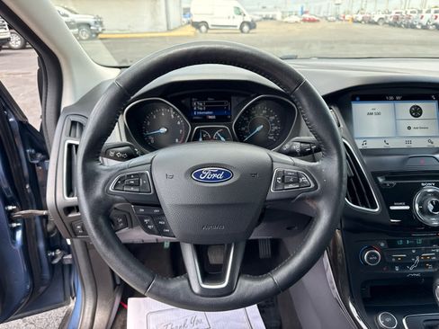 Used 2018 Ford Focus Titanium w/ Titanium Technology Package FWD image 14