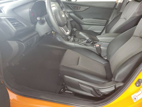 Used 2019 Subaru Crosstrek 2.0i image 11