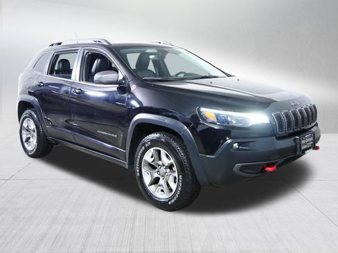 Used 2019 Jeep Cherokee Trailhawk w/ Comfort/Convenience Group AWD/4WD image 1