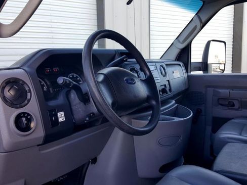 Used 2017 Ford E-350 and Econoline 350 Super Duty image 11