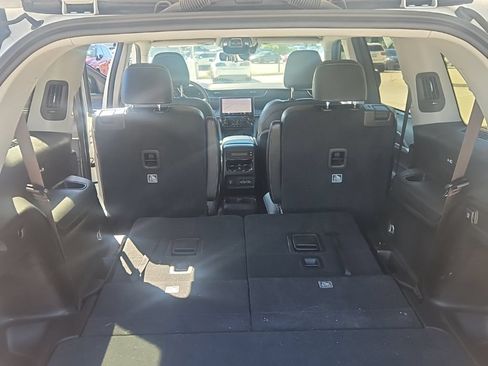 Used 2023 Jeep Grand Cherokee L Limited w/ Luxury Tech Group II AWD/4WD image 16