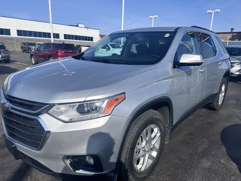 Used 2019 Chevrolet Traverse LT image 3