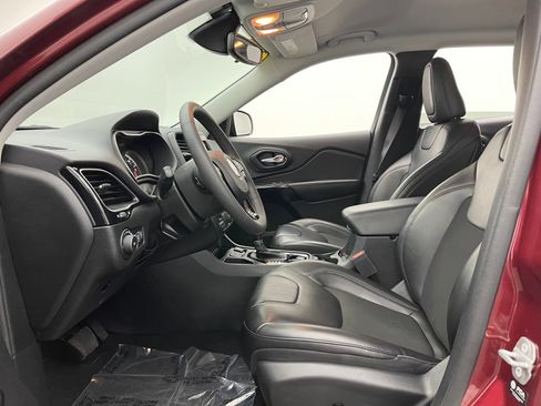 Used 2021 Jeep Cherokee Latitude Plus FWD image 16