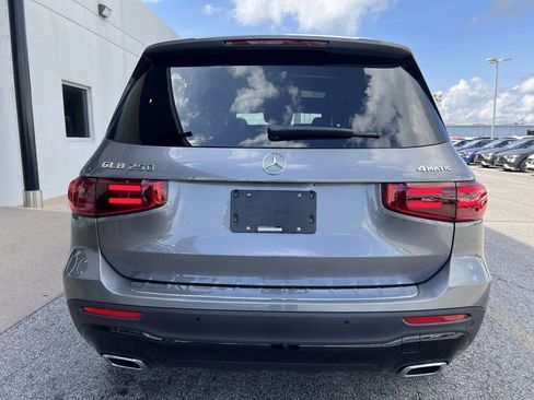 Used 2025 Mercedes-Benz GLB 250 4MATIC image 7