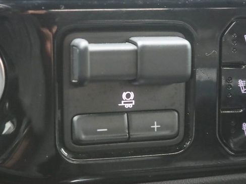 Used 2024 Chevrolet Silverado 2500 High Country w/ Technology Package image 36