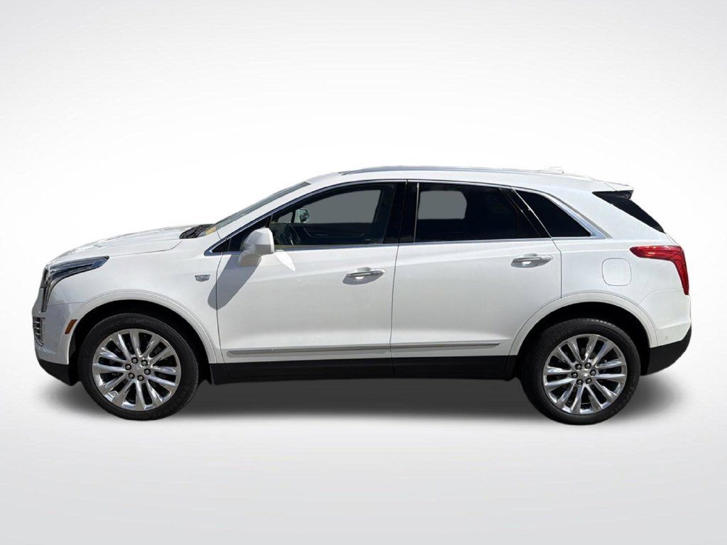 Used 2018 Cadillac XT5 Platinum w/ Driver Assist Package AWD/4WD image 11