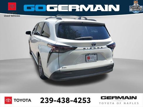 Certified 2025 Toyota Sienna XLE FWD image 9