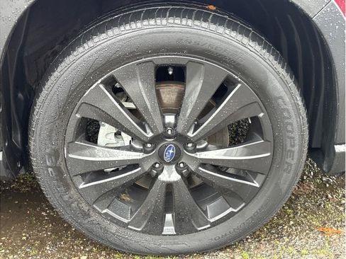 Used 2022 Subaru Ascent Onyx Edition image 10