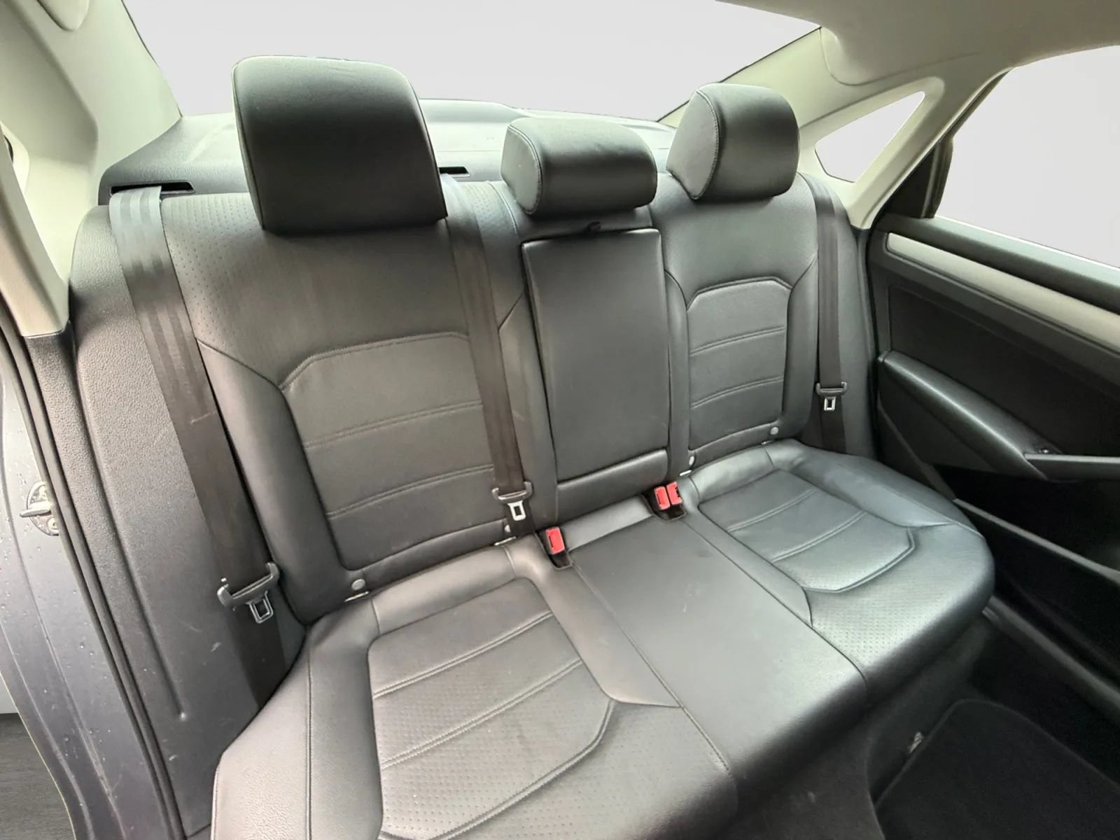 Used 2012 Volkswagen Passat 2.5 SE FWD image 18