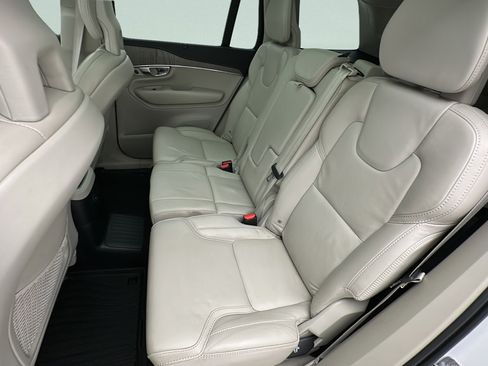 Used 2021 Volvo XC90 T8 Inscription w/ Advanced Package AWD/4WD image 9