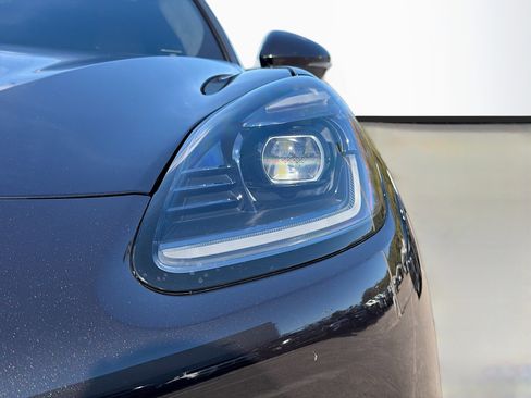 Certified 2024 Maserati Grecale GT image 9