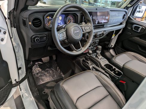 New 2025 Jeep Wrangler Unlimited Rubicon 392 image 9