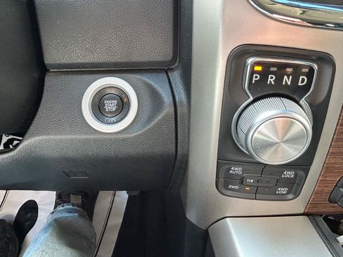 Used 2018 RAM 1500 Laramie w/ Convenience Group AWD/4WD image 28