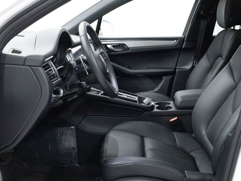 Certified 2026 Porsche Macan AWD/4WD image 23