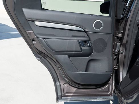 Certified 2025 Land Rover Discovery Dynamic SE AWD/4WD image 28