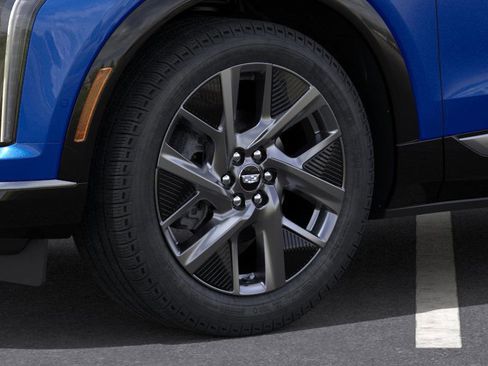 New 2025 Cadillac Optiq Luxury 1 image 9