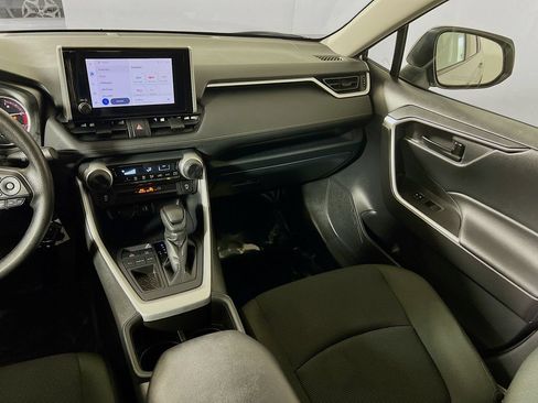 Certified 2025 Toyota RAV4 LE FWD image 20