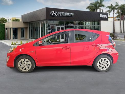 Used 2016 Toyota Prius C Four image 2
