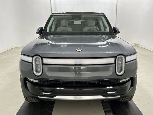 Used 2023 Rivian R1S Launch Edition image 8