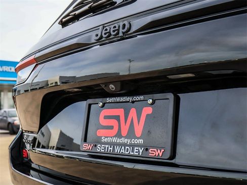 Used 2025 Jeep Grand Cherokee Summit image 11