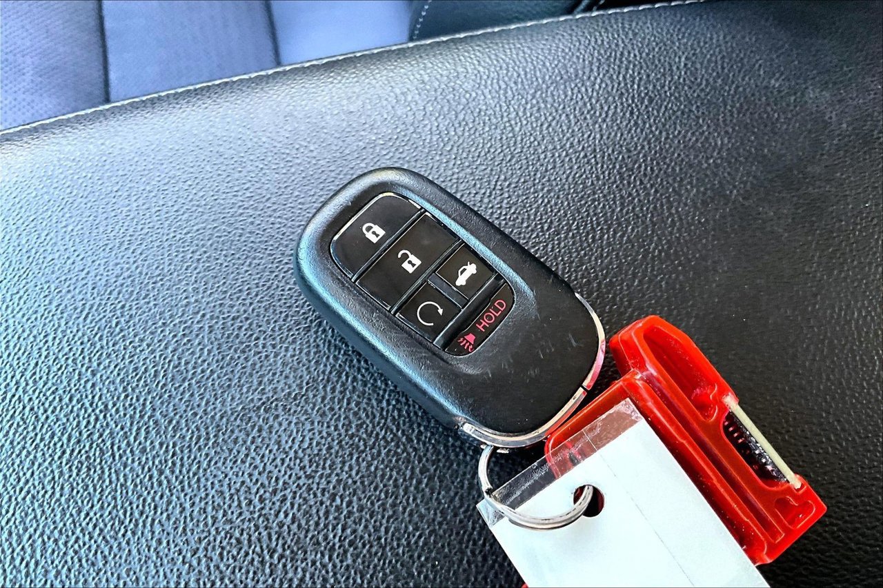 Used 2022 Honda Civic Touring image 35