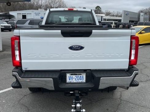 Used 2024 Ford F250 XL w/ XL Chrome Package image 9