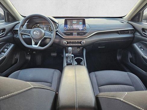 Used 2024 Nissan Altima 2.5 SV image 16
