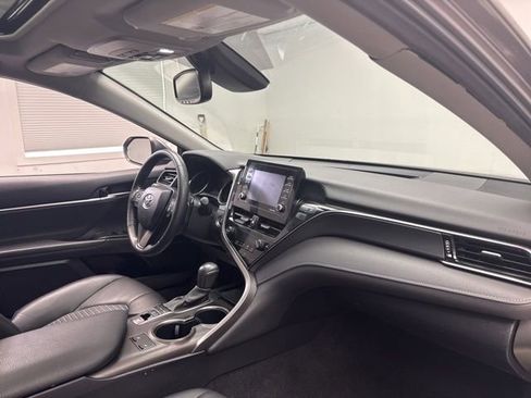 Used 2023 Toyota Camry SE image 12