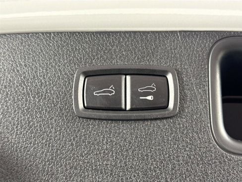 Used 2024 Porsche Macan Turbo image 41