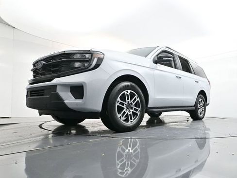 New 2026 Ford Expedition Active image 31