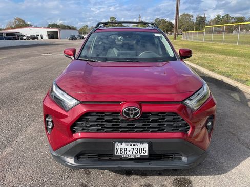 Used 2023 Toyota RAV4 XLE Premium image 7