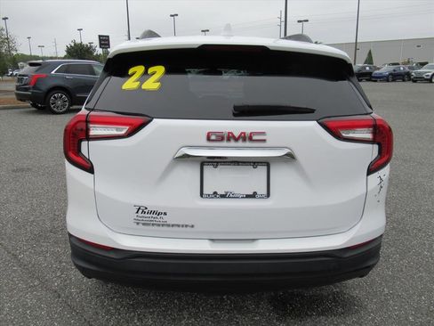 Used 2022 GMC Terrain SLE w/ Driver Convenience Package image 6