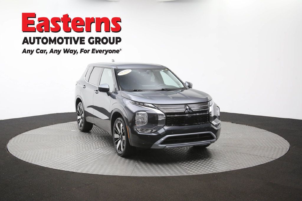 Used 2025 Mitsubishi Outlander SE FWD image 53