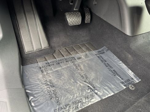 Certified 2021 Volkswagen ID.4 Pro S image 18