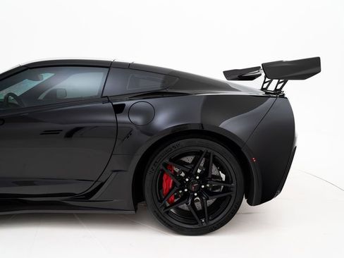 Used 2019 Chevrolet Corvette ZR1 RWD image 10
