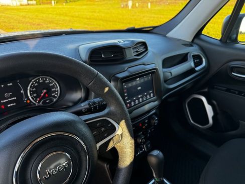 Used 2021 Jeep Renegade Sport image 13