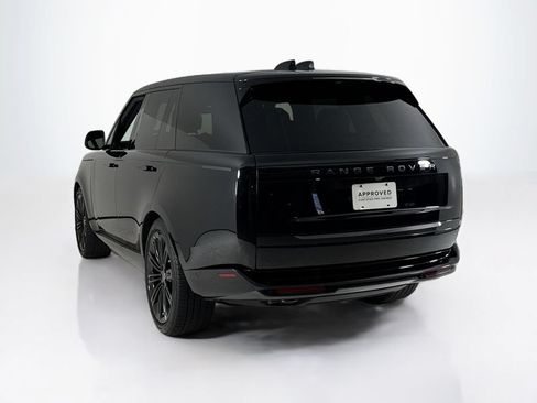 Used 2024 Land Rover Range Rover SE AWD/4WD image 3