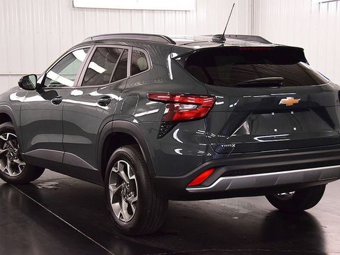 Used 2025 Chevrolet Trax LT w/ Driver Confidence Package FWD image 5