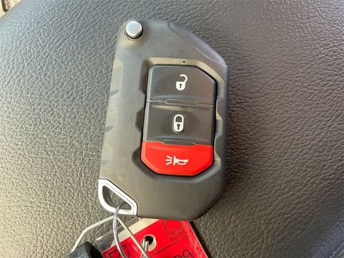 Used 2025 Jeep Wrangler Sport image 36