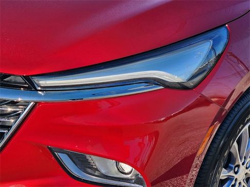 Used 2022 Buick Enclave Essence image 9